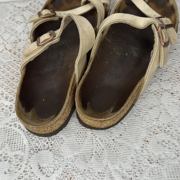 Birkenstock white leather straps slip on sandals sz 8 - Image 5