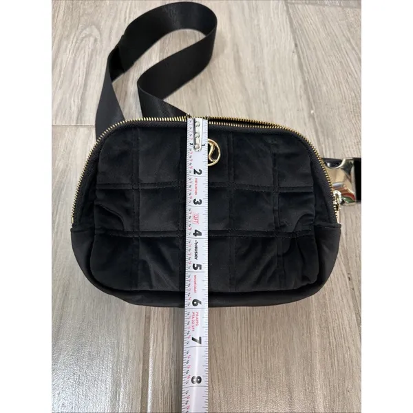 Lululemon Everywhere Belt Bag Women 1L Black Quilted Gold Hardware Fanny Pack - Image 10