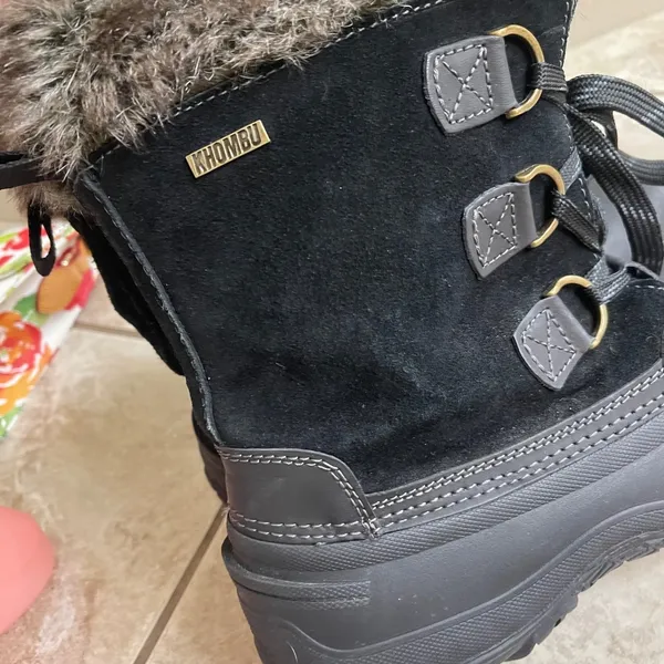 Khombu Womens Black Suede Faux Fur Trim‎ Waterproof Winter Snow Boots Size 9 - Image 3
