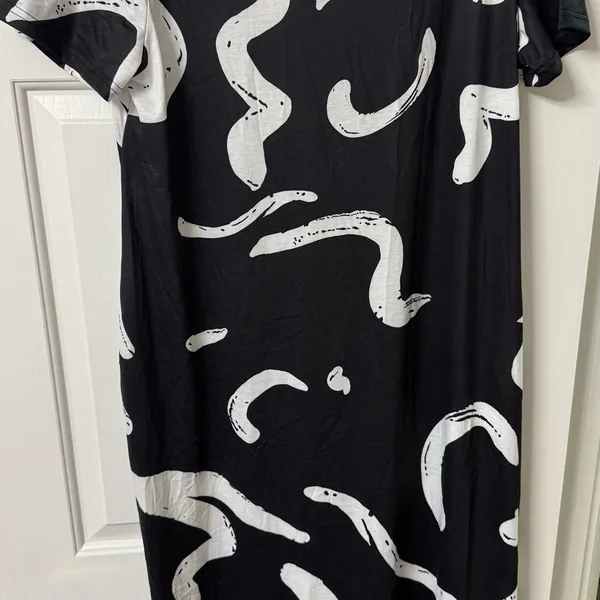 Black & White Abstract Maxi Dress – Size XL – NWT – Summer Outing Ready - Image 4