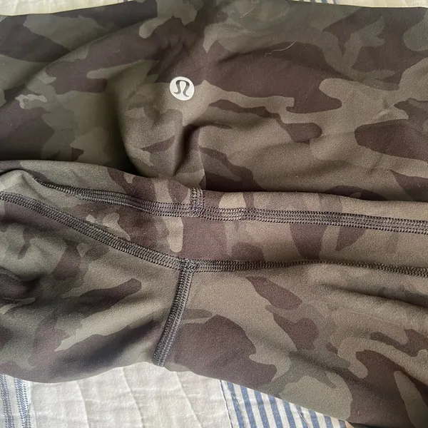 Lululemon Align Camo Leggings sz6 - Image 4