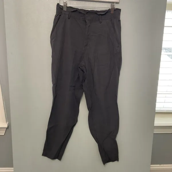 Old Navy Women Pants Gray Elastic Paperbag Waist Tapered Leg Size Small - Image 2