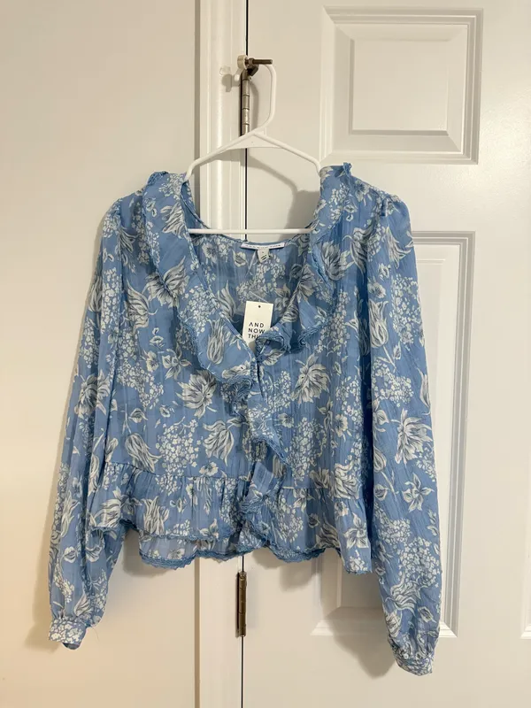 Macy's Light Blue Floral Ruffle Blouse - Image 4