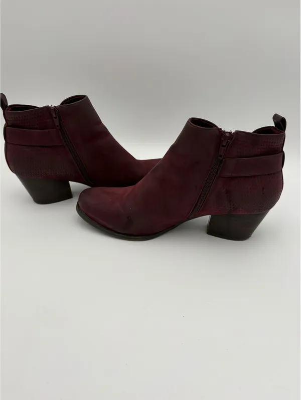 Baretraps Women's Size 10 M Burgundy Ankle Boots Buckle Detail Dr Scholls Insole - Image 2