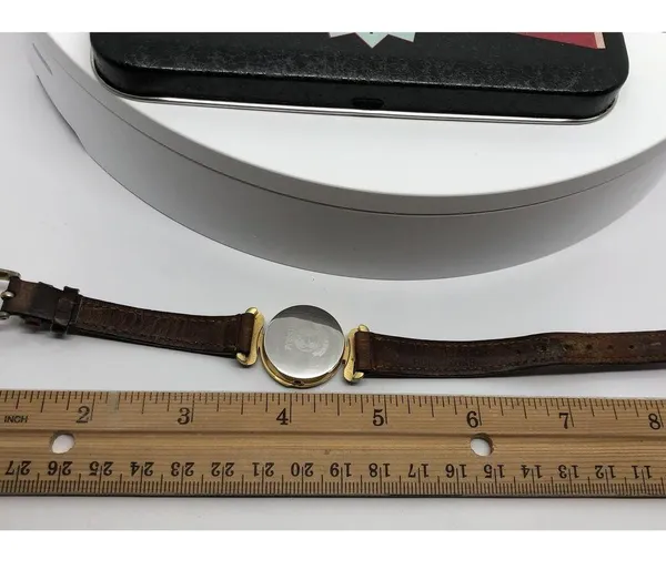 Vintage Retro 1990 Fossil Ladies Watch In Tin and Sleeve Hong Kong *Doesn't Work - Image 8