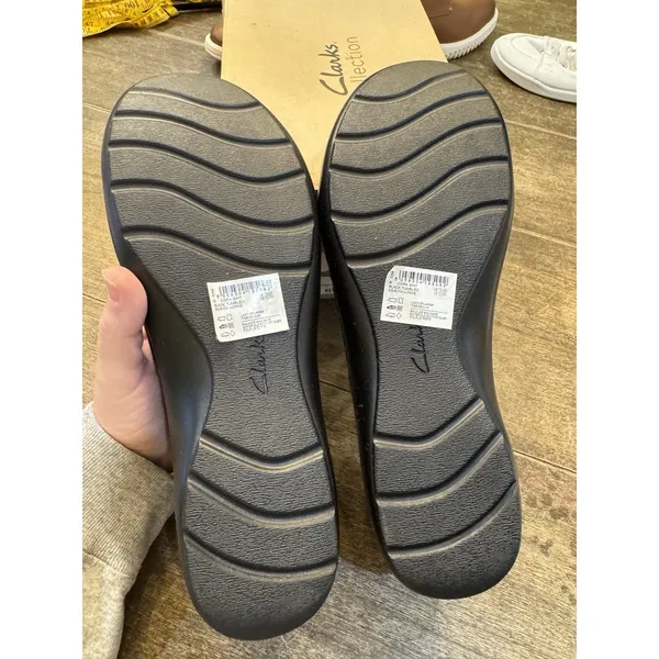 CLARKS Womens Cora Giny Cushioned Zip Loafer size‎ 10 XW Tumbled Leather - Image 7