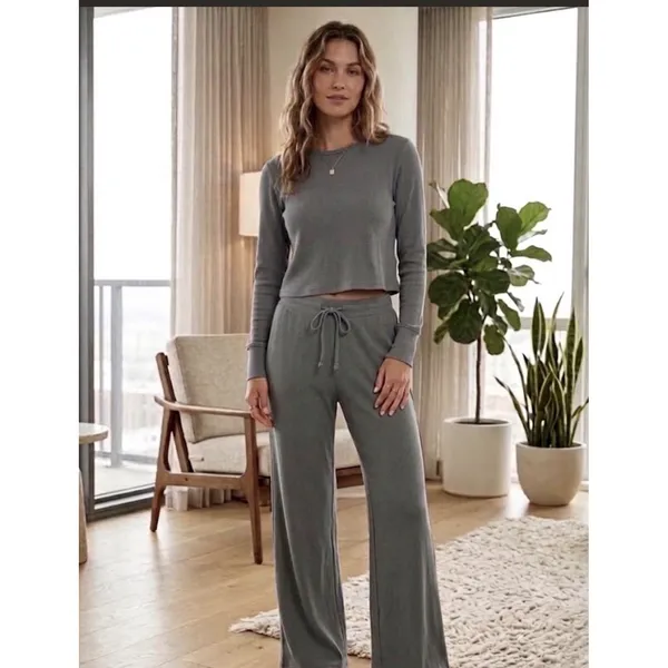 Nuuds 2 Pc Loungewear Set Cropped Top Long Sleeve Pant Green Gray Size Large - Image 2