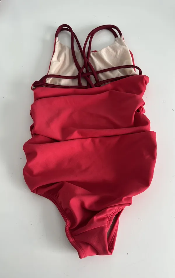 Soel Dancewear red leotard. Fully lined. Ruched sides. Size small - Image 2
