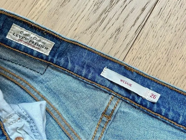 Levi's Wedgie Icon Straight Leg Jeans - Size 26 - Image 5
