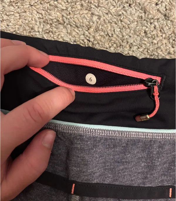 Lululemon Shorts Speed Up 2.5" - Image 4