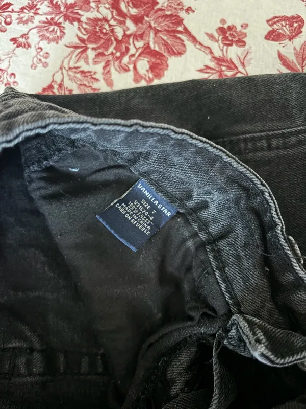 black jean shorts Size M - Image 3