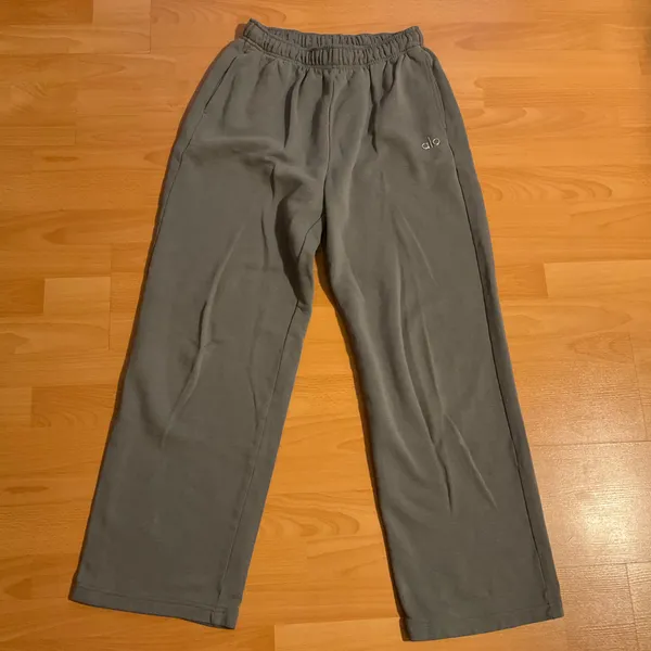 Alo Yoga Accolade Straight Leg Sweatpant Steel Grey S - Image 2