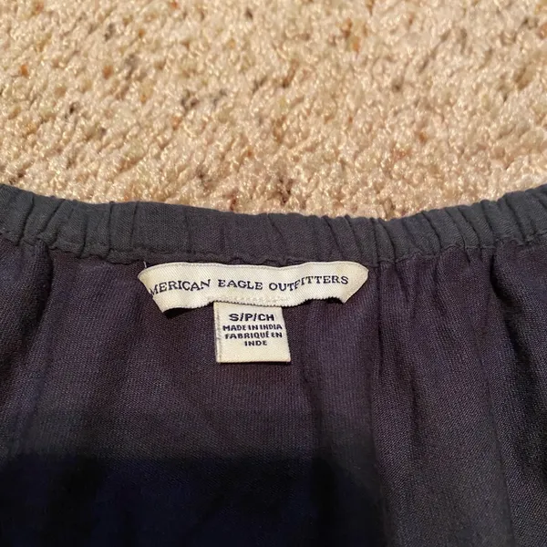 American Eagle Off the Shoulder Cropped Top - Image 4