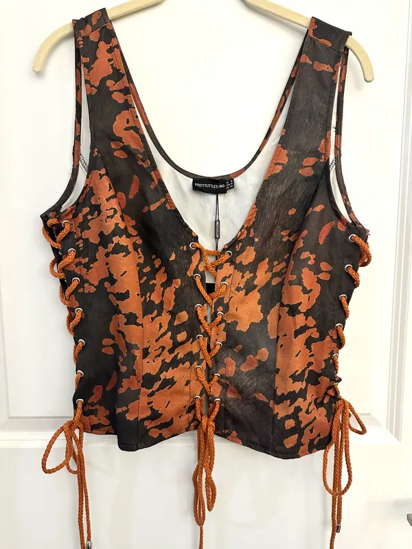 Pretty Little Thing Brown Printed Woven Lace Up Tank NWT Size 12 - Image 5