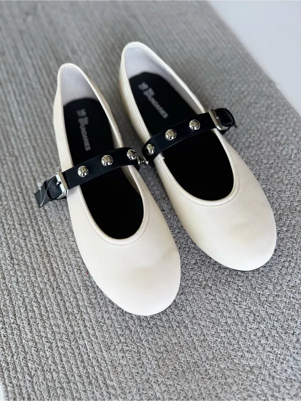 No Boundaries Ivory Cream Mary Jane Flats with Black Studded Strap Sz 9.5 - Image 7