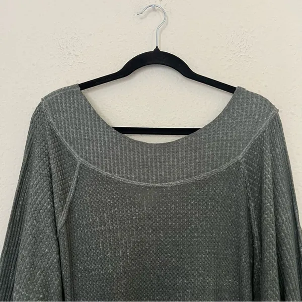 We The Free Free People Westend Thermal Waffle Top Size Large in Green - Image 4