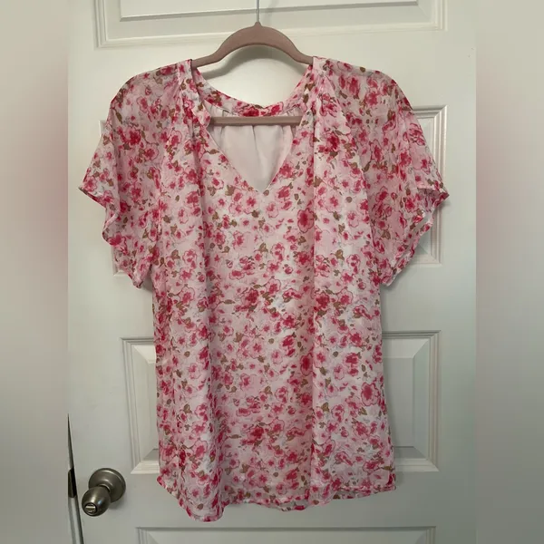 Pink Floral Short Sleeved V Neck Blouse Size L - Image 8