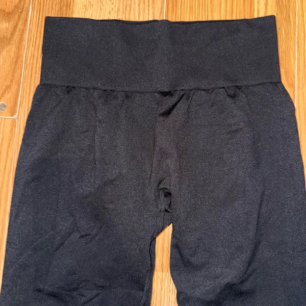 Amazon Seamless black leggings - Image 3