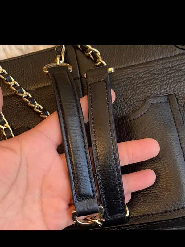 Tory Burch Marion Black Leather Shoulder Bag with Gold Chain - Image 3