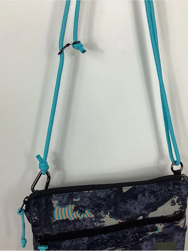 Lululemon Patch Logo Crossbody - Image 5