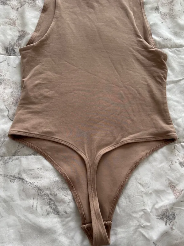 Aritzia The Group Babaton Sleeveless high Neck Bodysuit in Taupe, size XS casual - Image 12