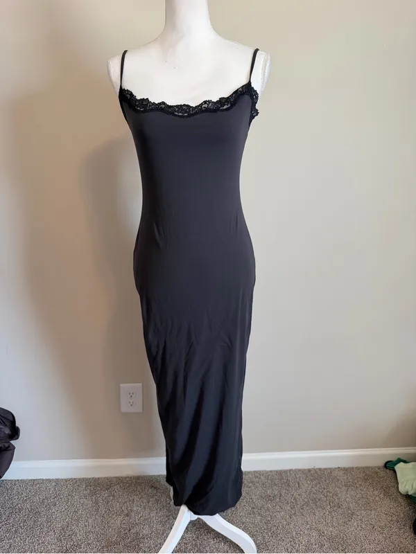 NWT Skims fits everybody long lace slip dress size large in onyx - Image 6