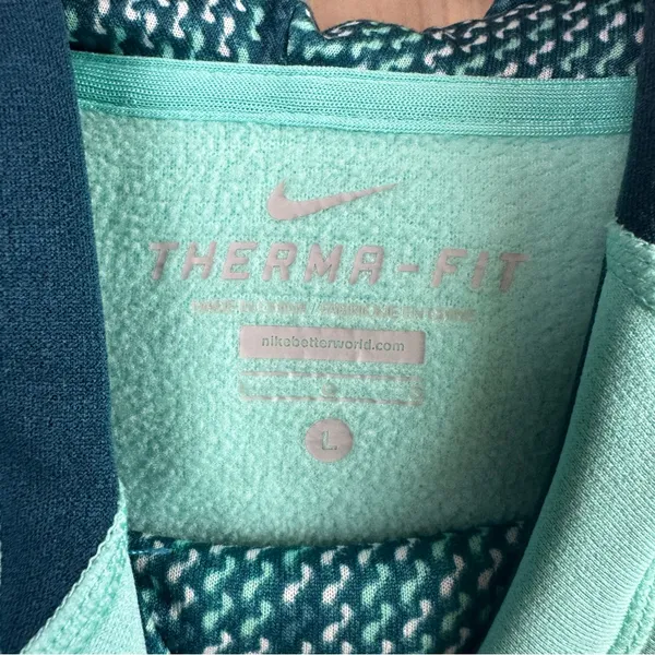 Nike Therma-Fit Hoodie - Image 5