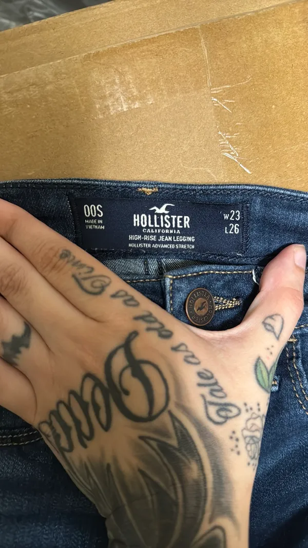 Hollister Ripped Skinny Jean Leggings - Image 3