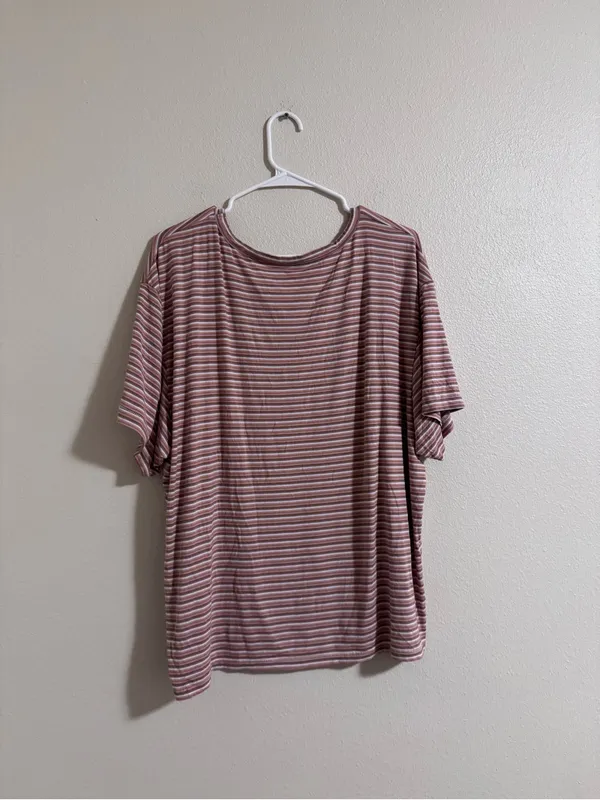 NWT American Eagle Outfitters Pink and White Striped V-Neck Tee - Image 3