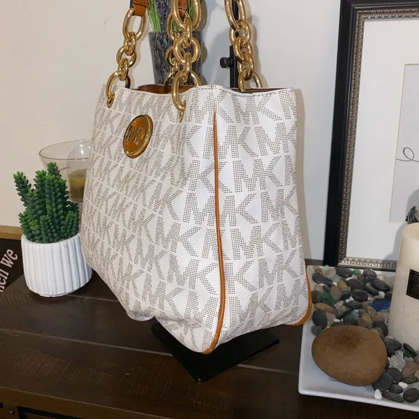 Michael Kors Signature MK Vanilla Acorn Fulton Chain Leather Tote EUC - Image 5