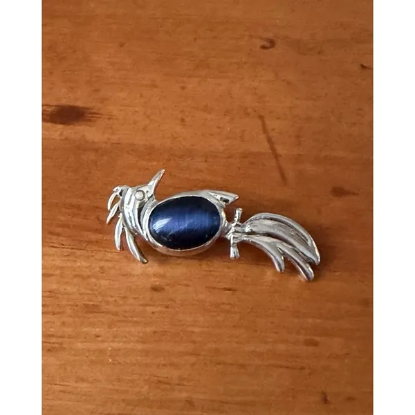 Vintage Blue Cat’s Eye Figural Brooch Silver Tone Bird Fish Chatoyant Pin - Image 6