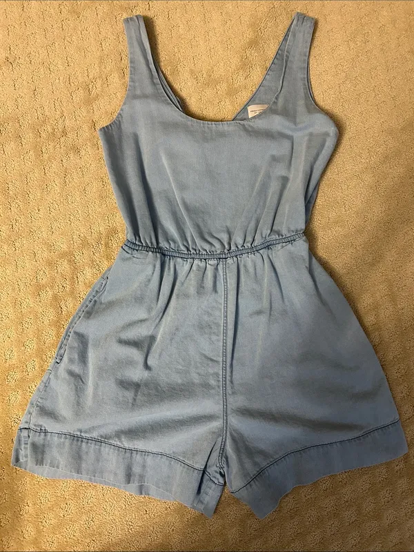 NWOT French Connection Chambray Tie Back Romper Light Blue Size Small - Image 5