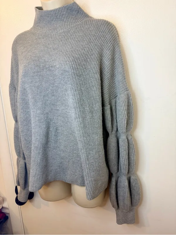 Hem & Thread Gray Ribbed Mock Neck Balloon Sleeve Sweater Size Large - Image 5