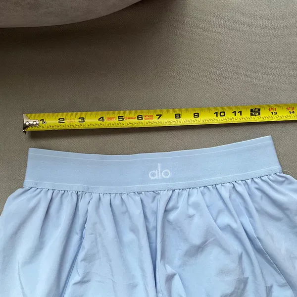 Alo Yoga Match Point Short Seashell Blue M - Image 3