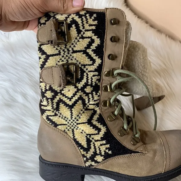 Kelsi Dagger Ilya Snowflake Boots Size 7 - Image 5