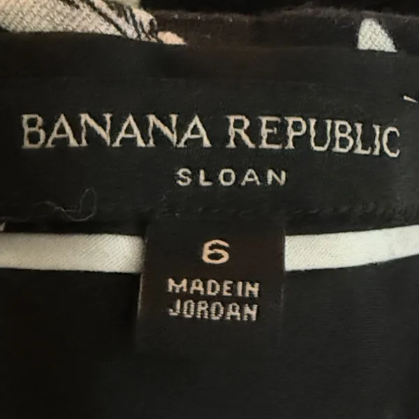 Banana Republic Black Floral Cropped Ponte Pants - Image 6