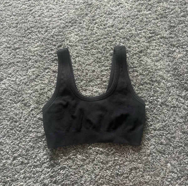 ALO Yoga Black Seamless Scoop-Back Sports Bra - Image 2