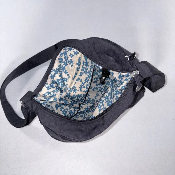 Travelon Anti-Theft Expandable Crossbody Bag Black Nylon Multi-Pocket Travel Bag - Image 3