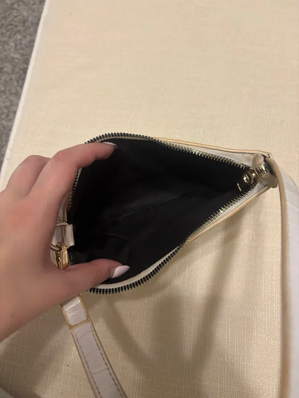 White Shoulder Bag - Image 3