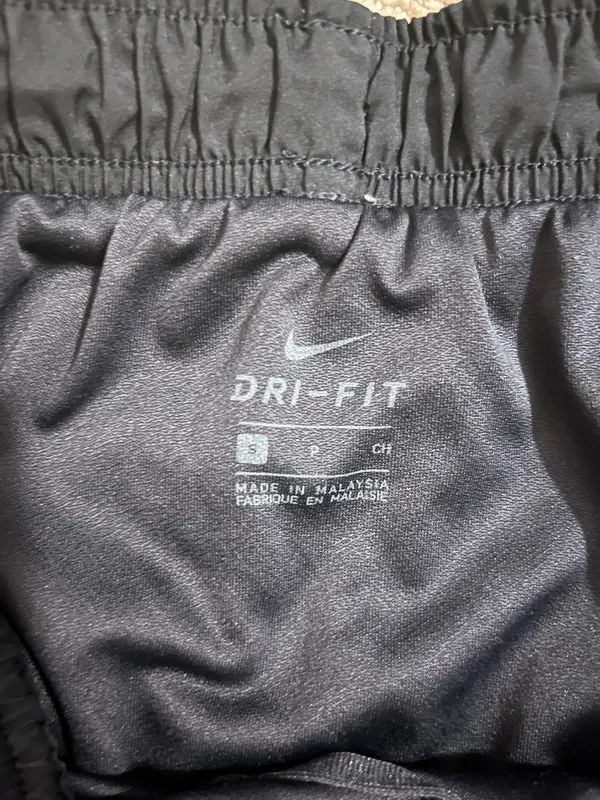 Nike shorts - Image 2