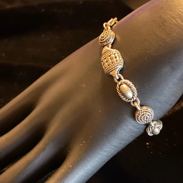 Vintage Avon Gothic Silver Tone Textured Bead Link Bracelet 7") - Image 5