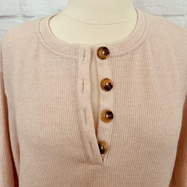 Boutique Beige Knit Pullover - Image 2