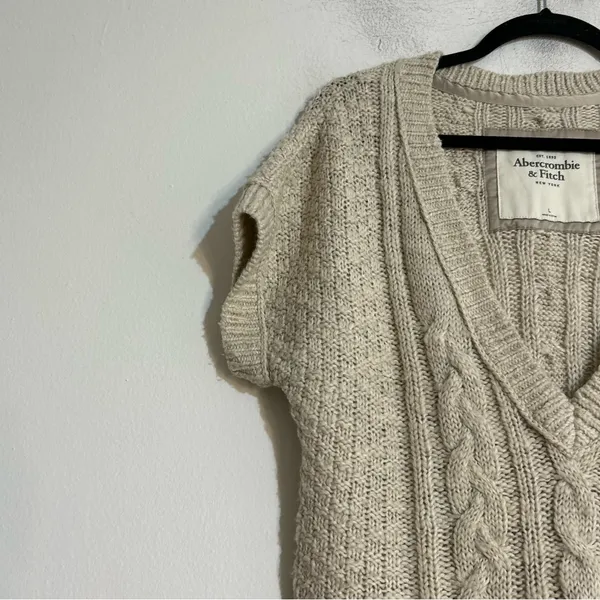 Abercrombie & Fitch Y2K Cable Knit Short Sleeve V-Neck Sweater Bella Preppy - Image 3