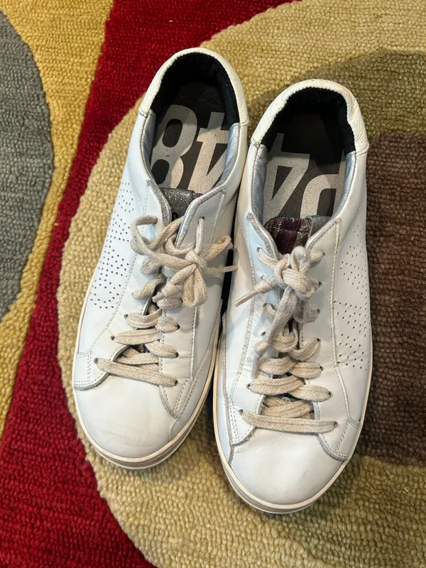 P448 Women’s John Sneakers Shoes White Leather Low Top Size 41 / USA 10 1/2 - Image 2