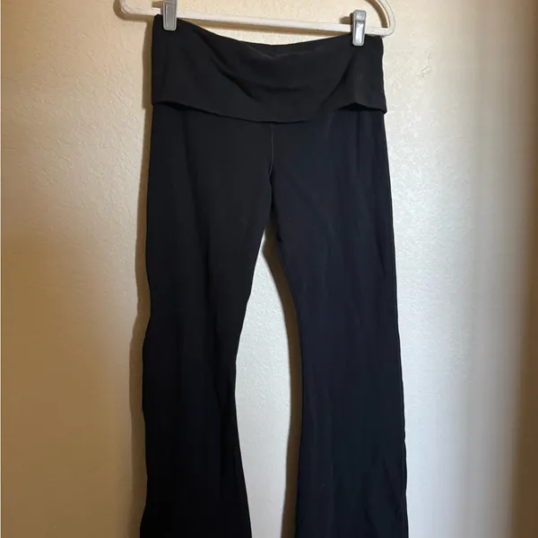 PINK‎ Victoria's Secret Rhinestone Embezzled Fold Over Flare Leggings Sz L Black - Image 4