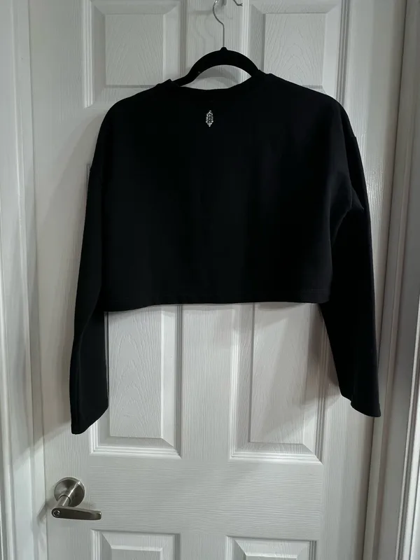 Free People Top Crop Black Long Sleeve - Image 4