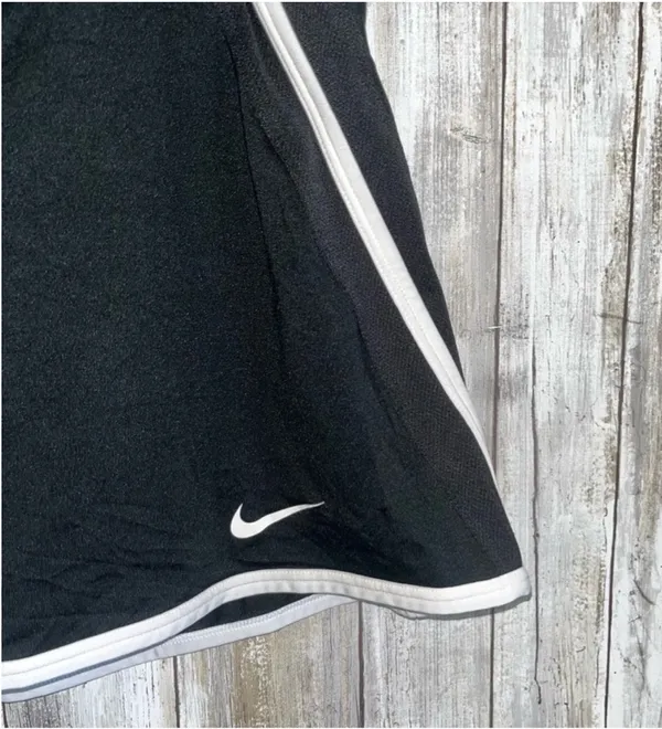 Nike Black & White Straight Tennis Skort •Large - Image 2