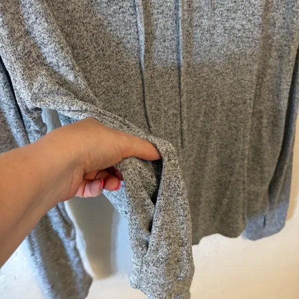 Old Navy Womans Hoodie Gray Pullover Size Large Drawstring - Image 6