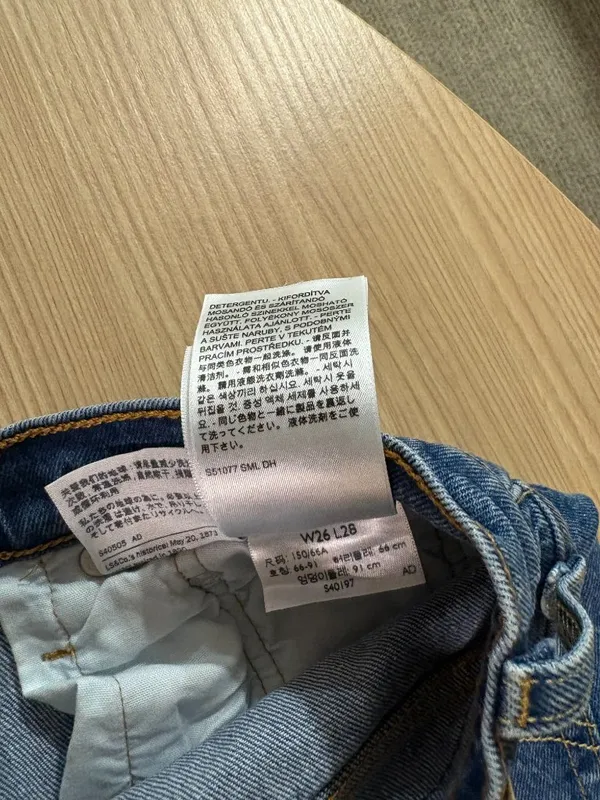 Levi's 501 Jeans W 26 X L 28 Medium Blue Denim Button Fly Belt Loop Cotton Blend - Image 3