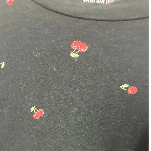 PINK Victoria’s Secret Black Cherry Print Crop Tee size L - Image 4